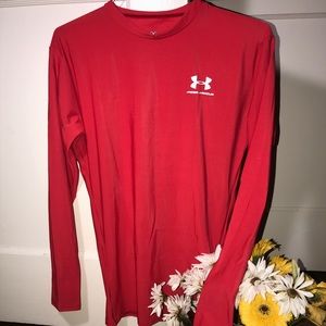BRAND NEW//UNDER ARMOUR Long Sleeve
